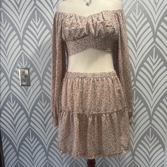 Floral Off-Shoulder Two-Piece Set - Picture 1 of 8